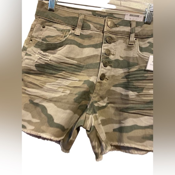 NWT Time and Tru Camo shorts Size 8 - Picture 2 of 5